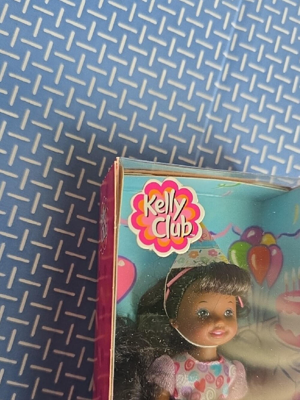 Kelly Club Birthday Party Doll -2001 - Picture 8 of 8